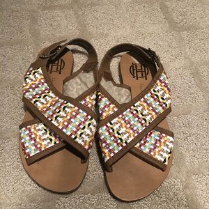 NWOT House of Harlow 1960 Izzy Flat Leather Sandal